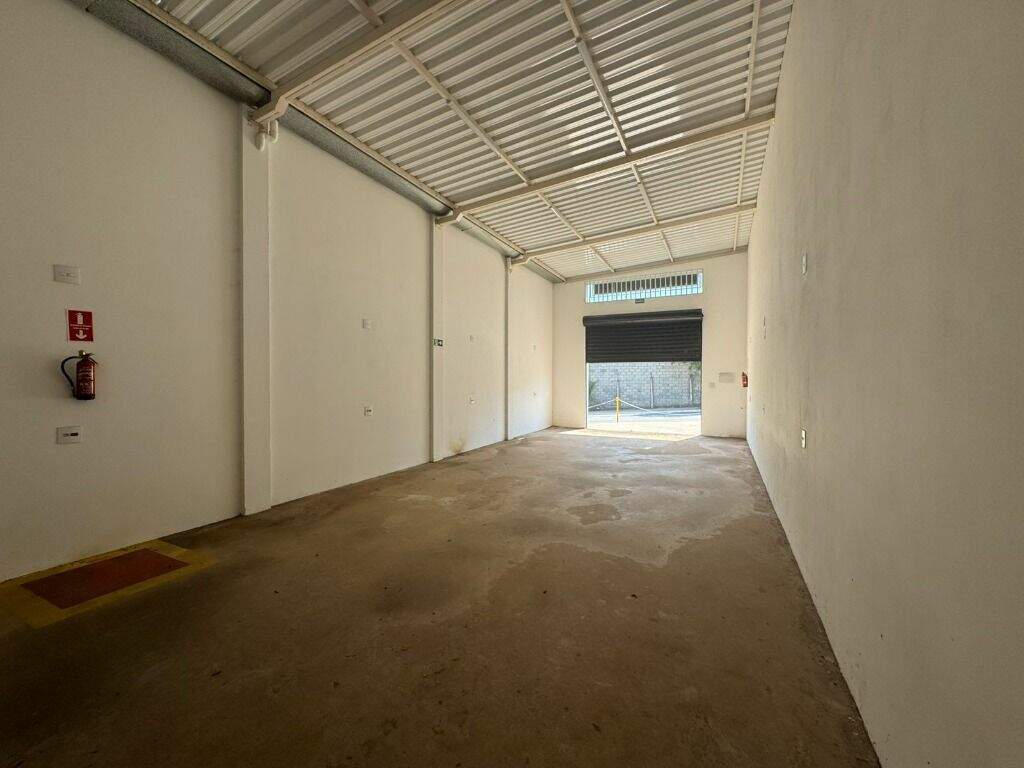 Salão para aluguel no Jardim Nova Suíça: 