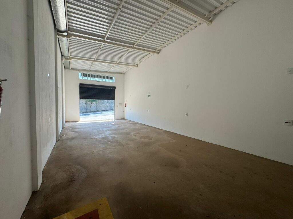 Salão para aluguel no Jardim Nova Suíça: 