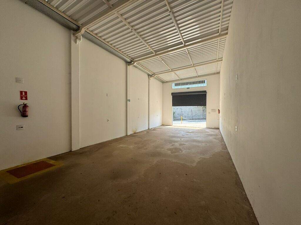 Salão para aluguel no Jardim Nova Suíça: 