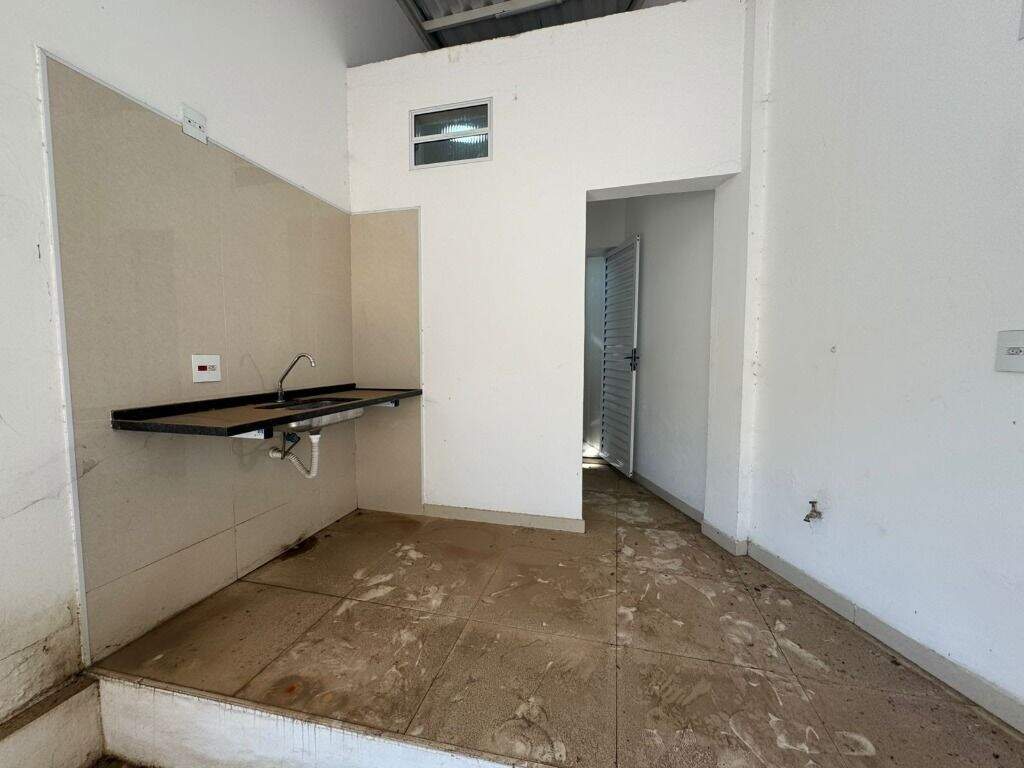 Salão para aluguel no Jardim Nova Suíça: 