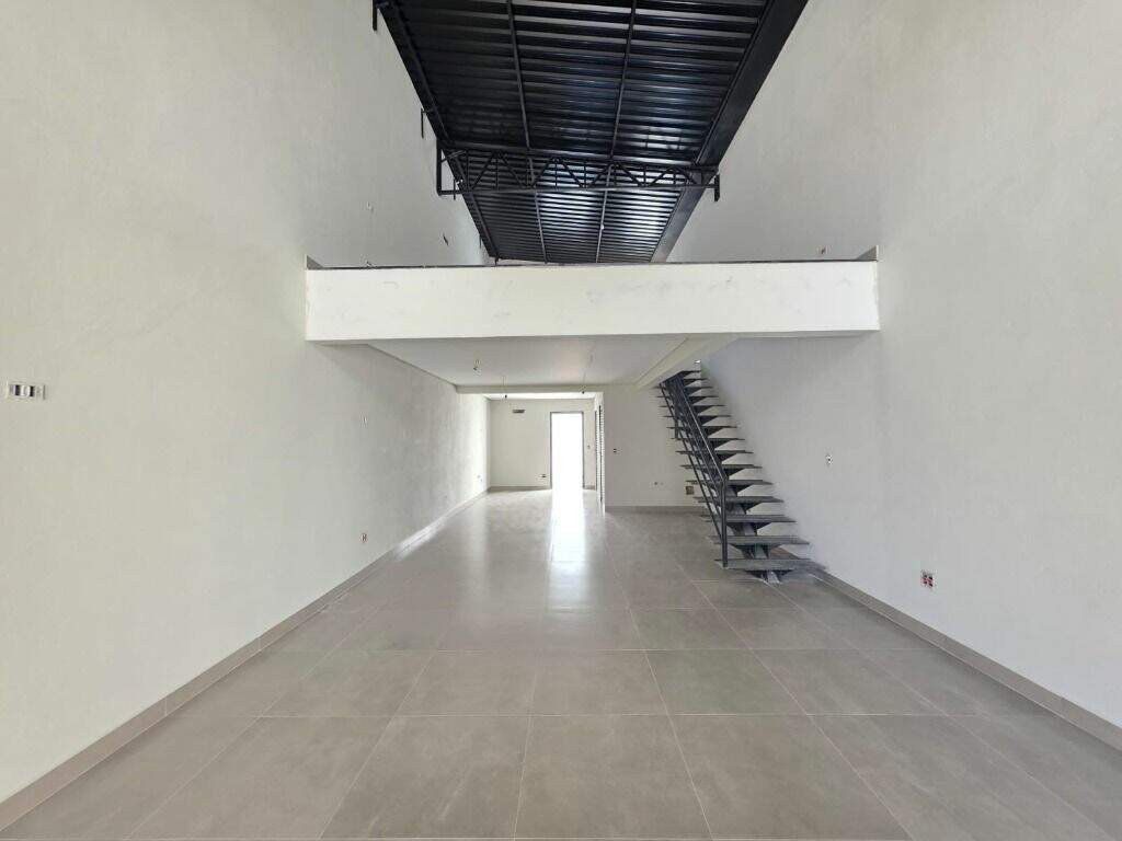 Salão para aluguel no Piracicamirim: 