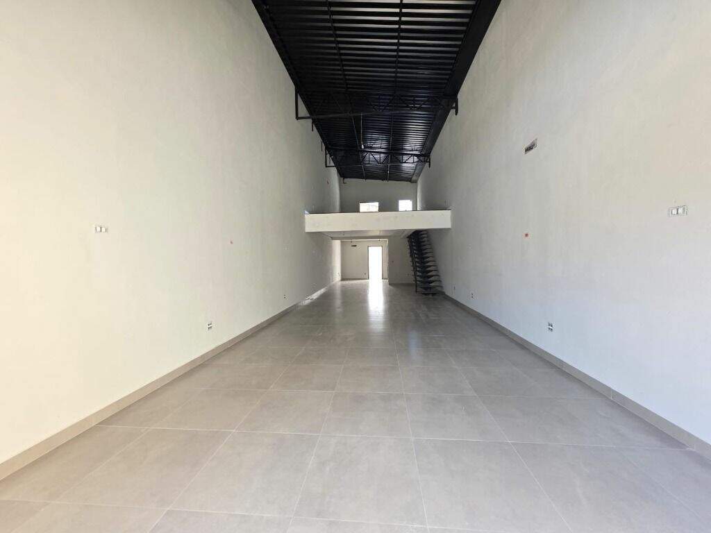 Salão para aluguel no Piracicamirim: 