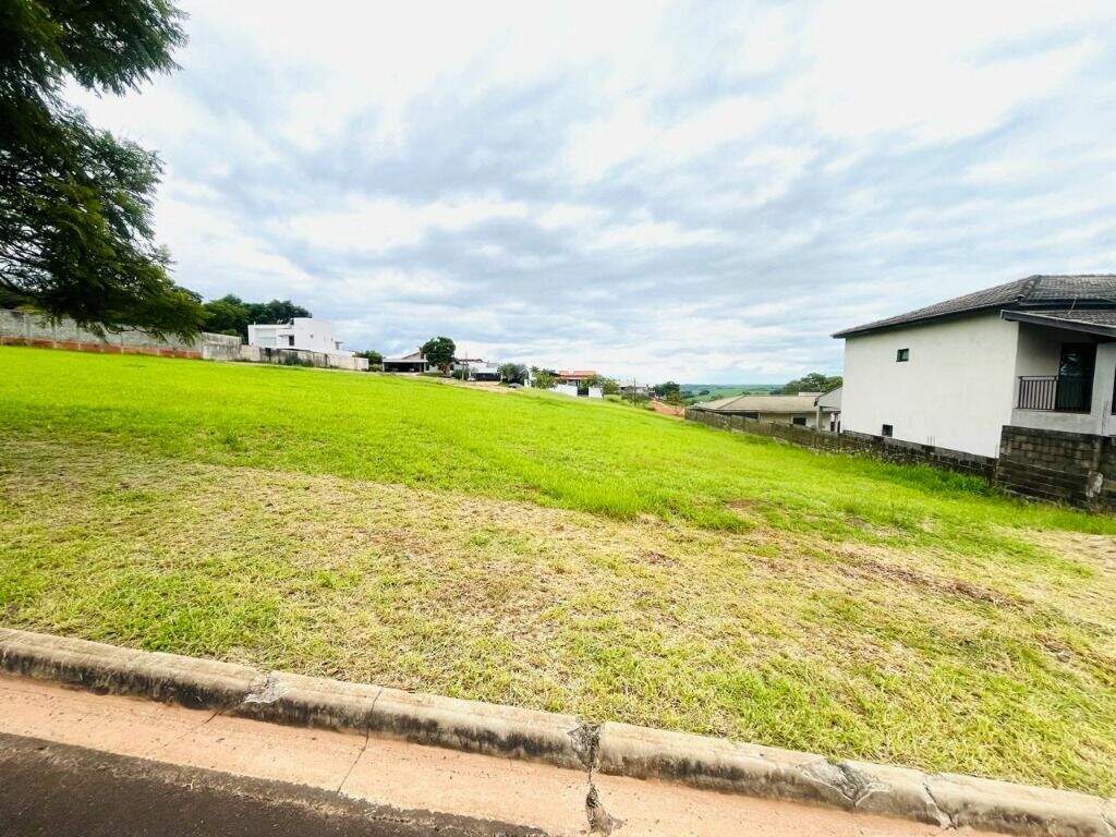 Terreno à venda no Morada dos Pássaros: 