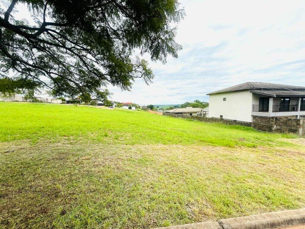 Terreno à venda no Morada dos Pássaros: 