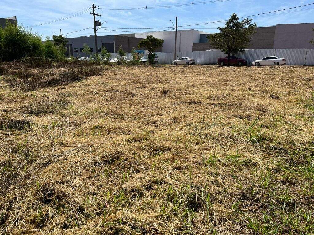 Terreno à venda no Vila Industrial: 