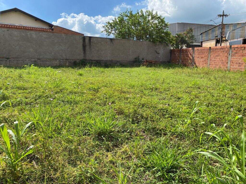 Terreno à venda no Santa Rosa: 
