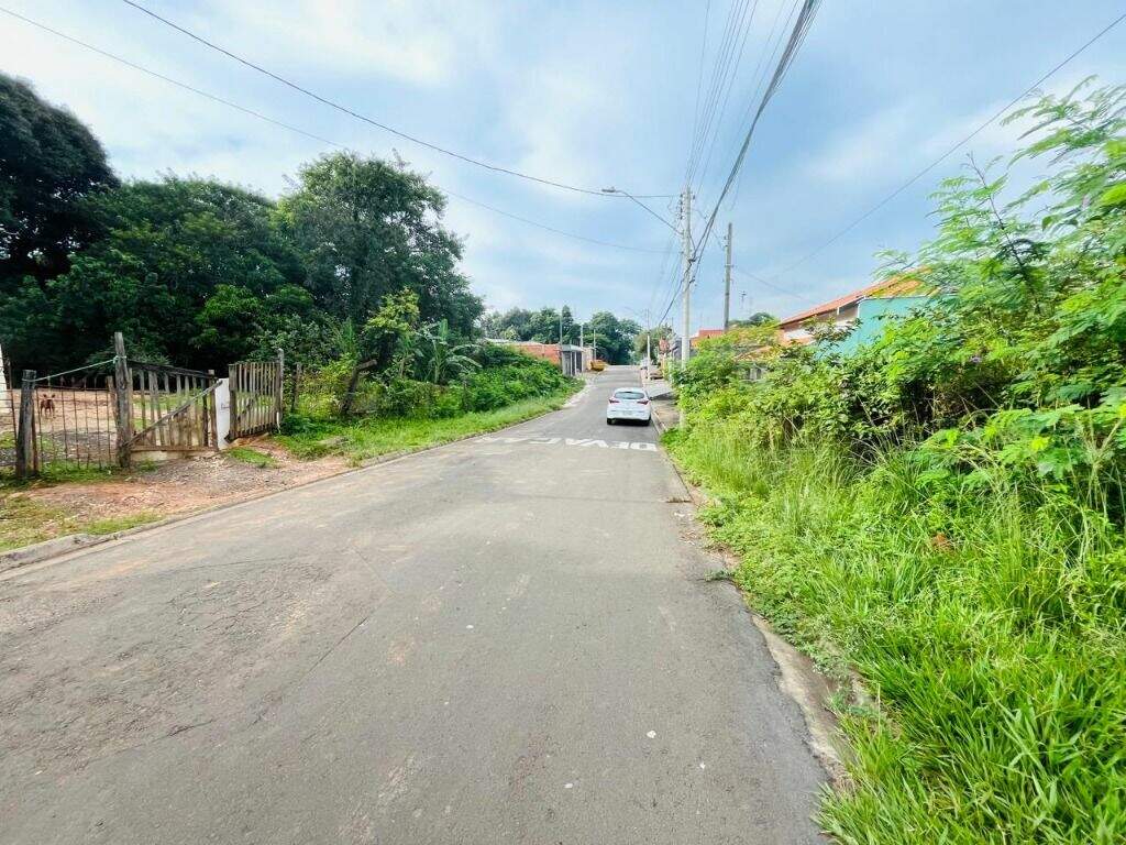 Terreno à venda no Chácara Esperia: 