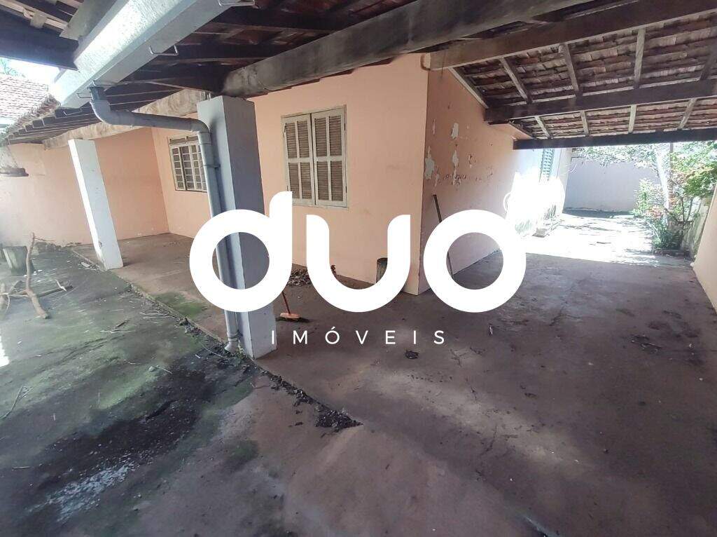 Casa à venda no Dois Córregos: 