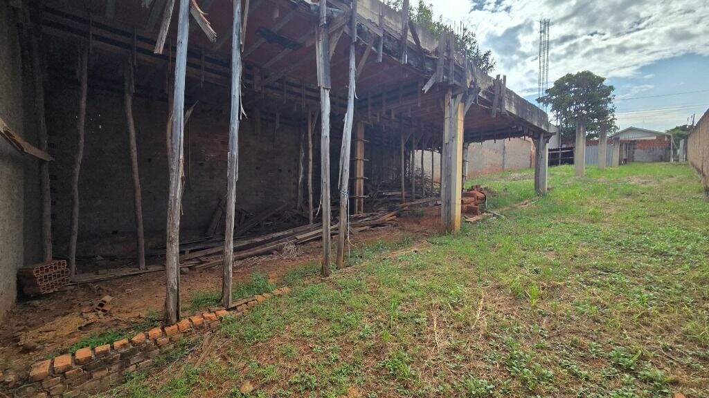 Terreno à venda no Piracicamirim: 