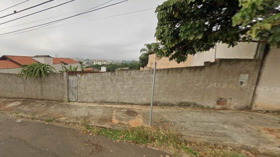 Terreno à venda no Piracicamirim: 