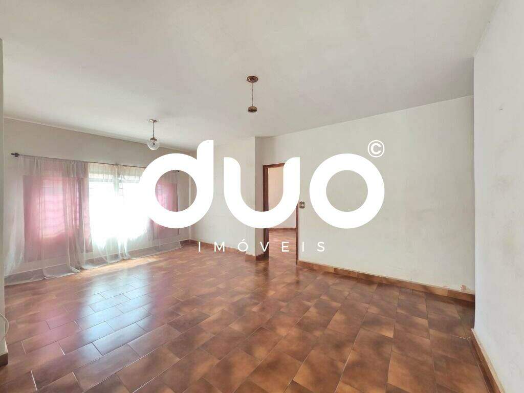 Casa à venda no Centro: 