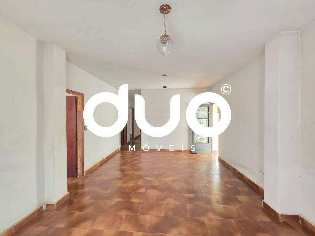 Casa à venda no Centro: 