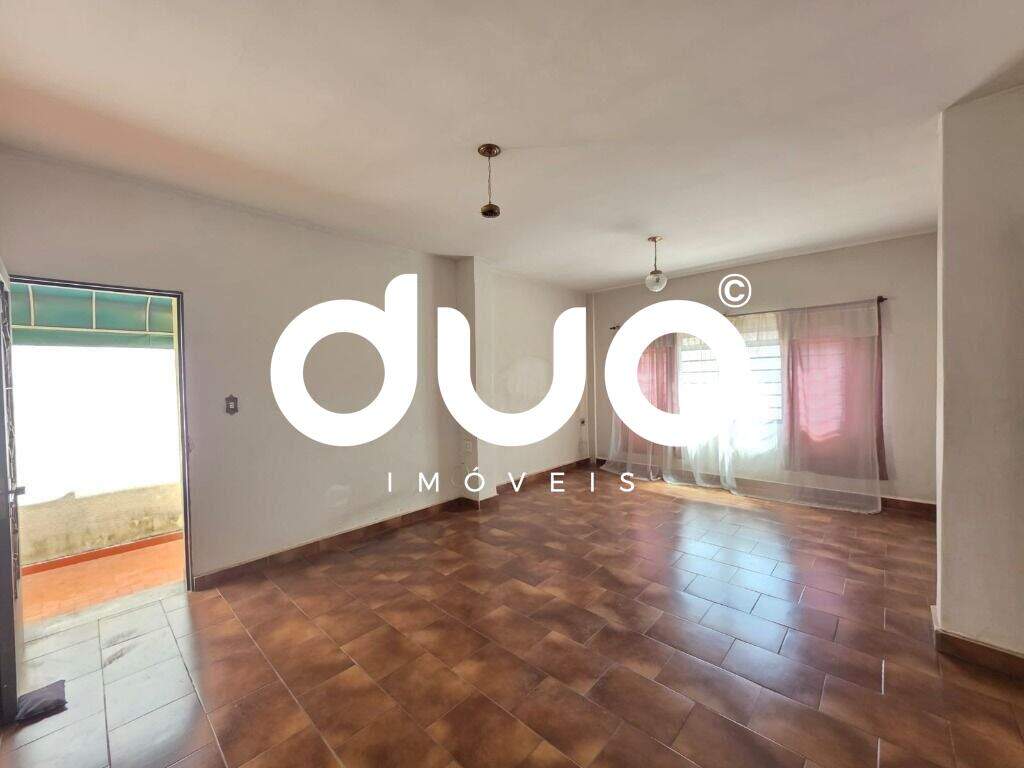 Casa à venda no Centro: 