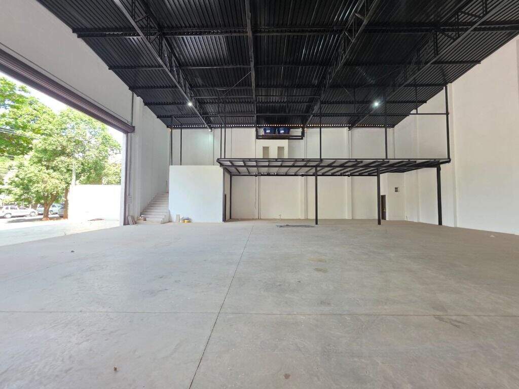 Salão para aluguel no Castelinho: 