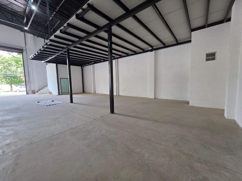 Salão para aluguel no Castelinho: 