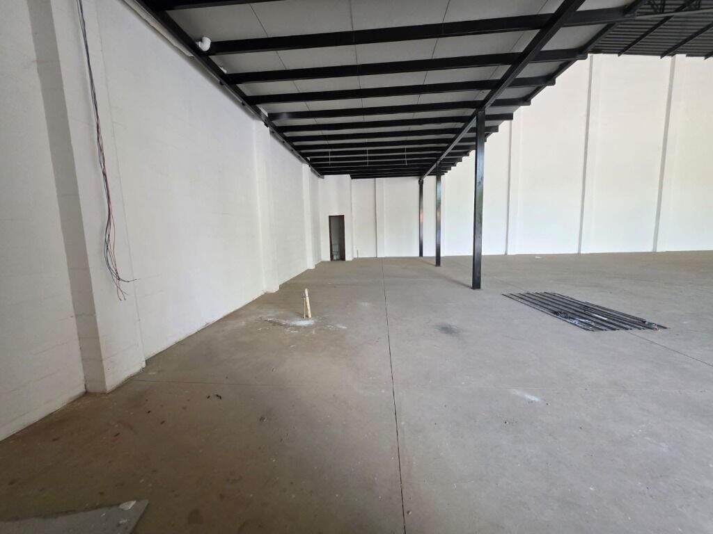 Salão para aluguel no Castelinho: 