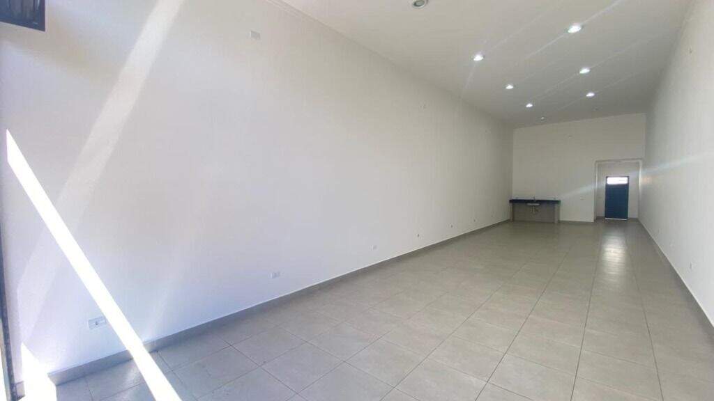 Salão para aluguel no Vila Rezende: 