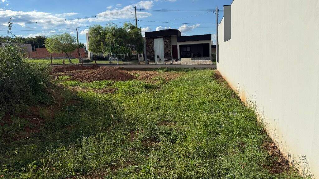 Terreno à venda no Residencial Fazenda Pinheirinho: 