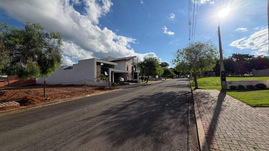 Terreno à venda no Residencial Fazenda Pinheirinho: 