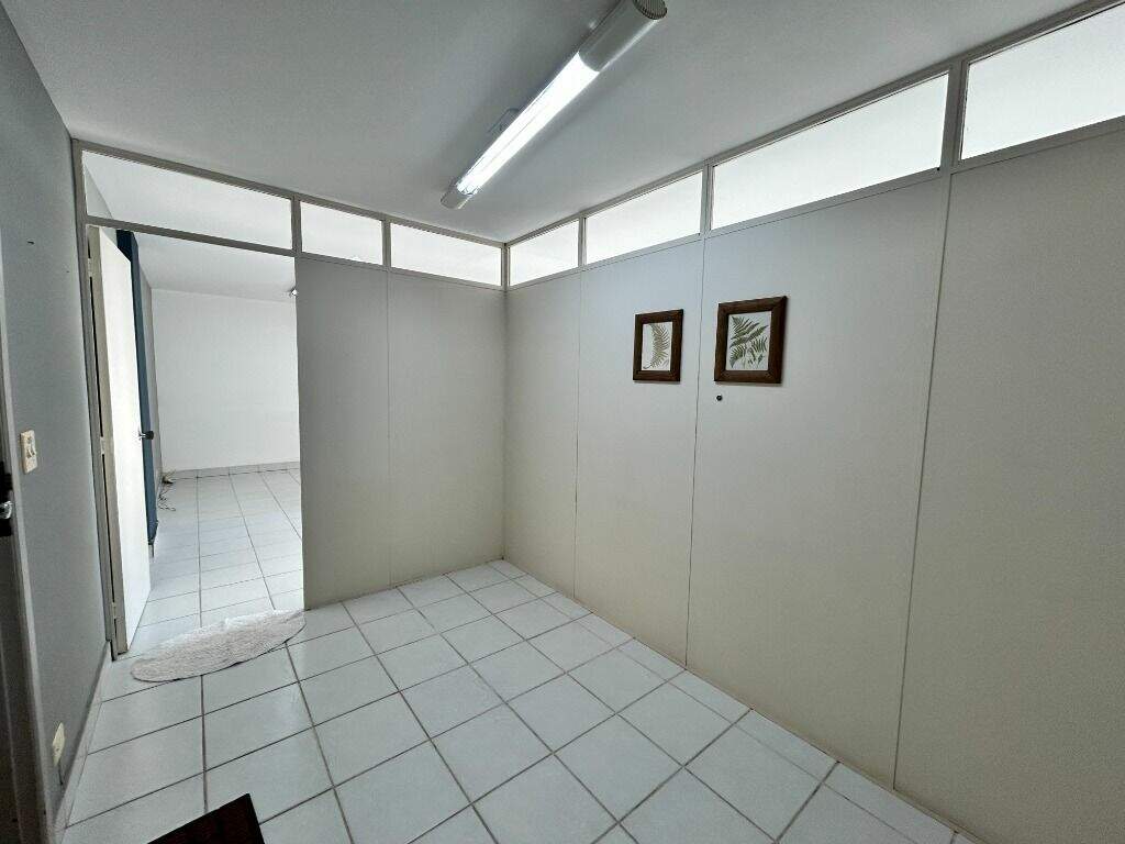 Sala à venda no Centro: 
