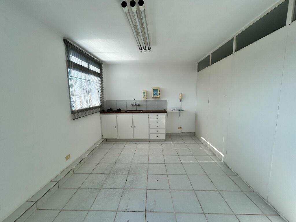 Sala à venda no Centro: 