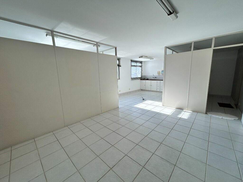 Sala à venda no Centro: 
