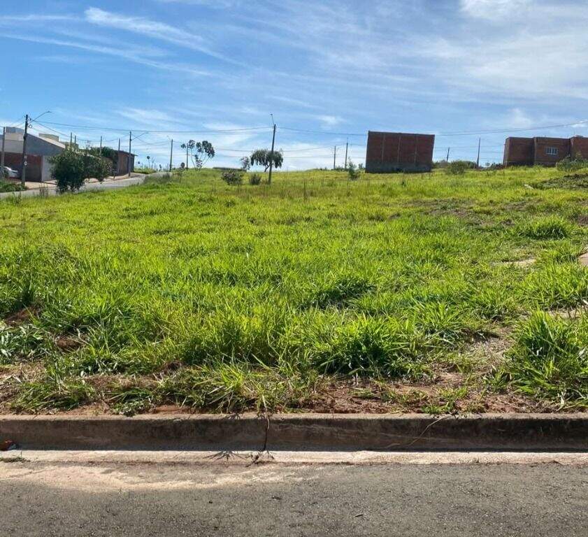 Terreno à venda no Santa Terezinha: 