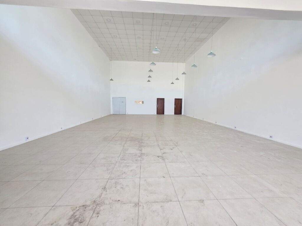 Salão para aluguel no Jardim Petrópolis: 