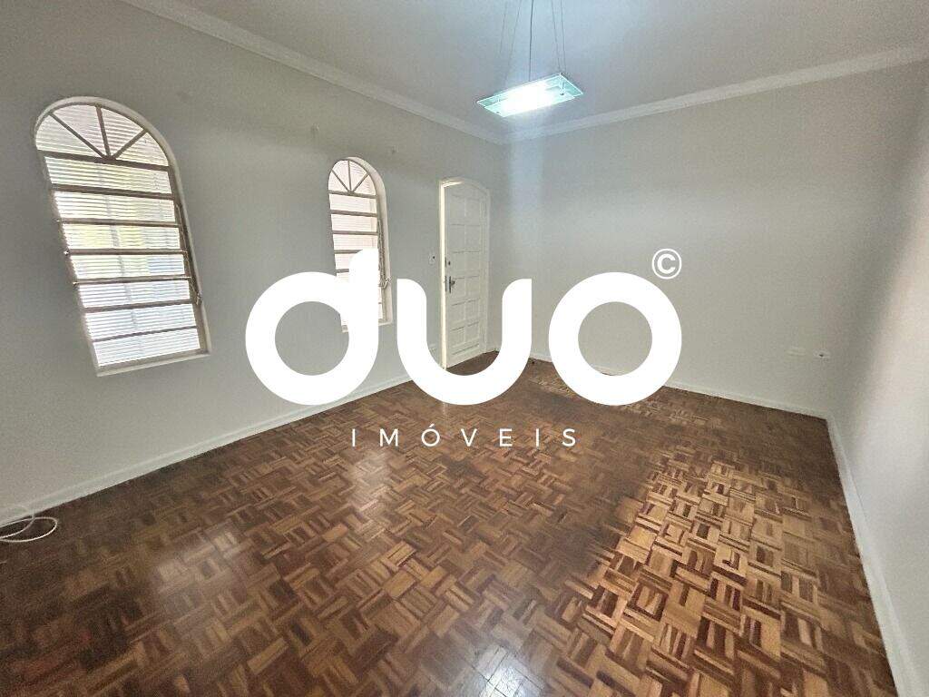 Casa à venda no Jardim Monumento: 