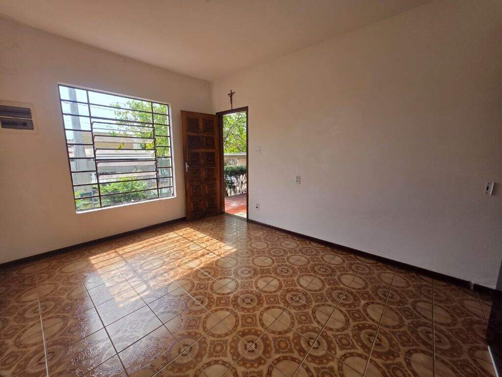 Casa para aluguel no Jardim Monumento: 
