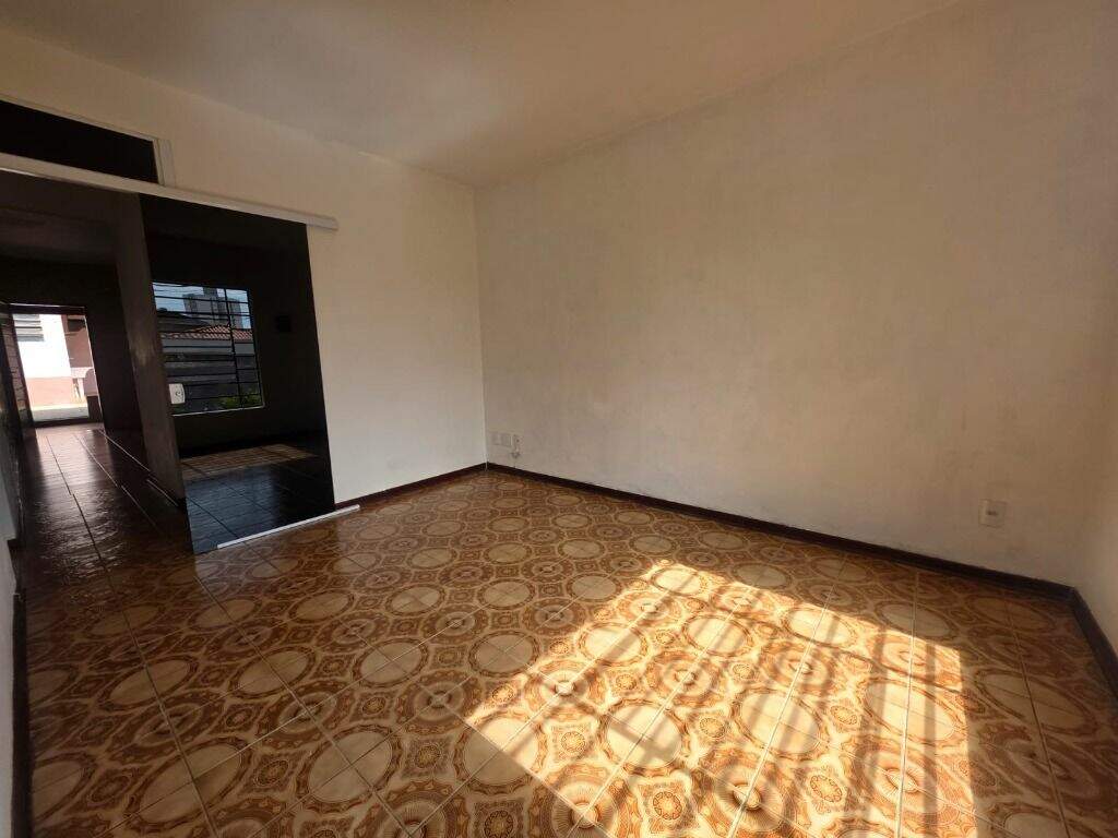 Casa para aluguel no Jardim Monumento: 
