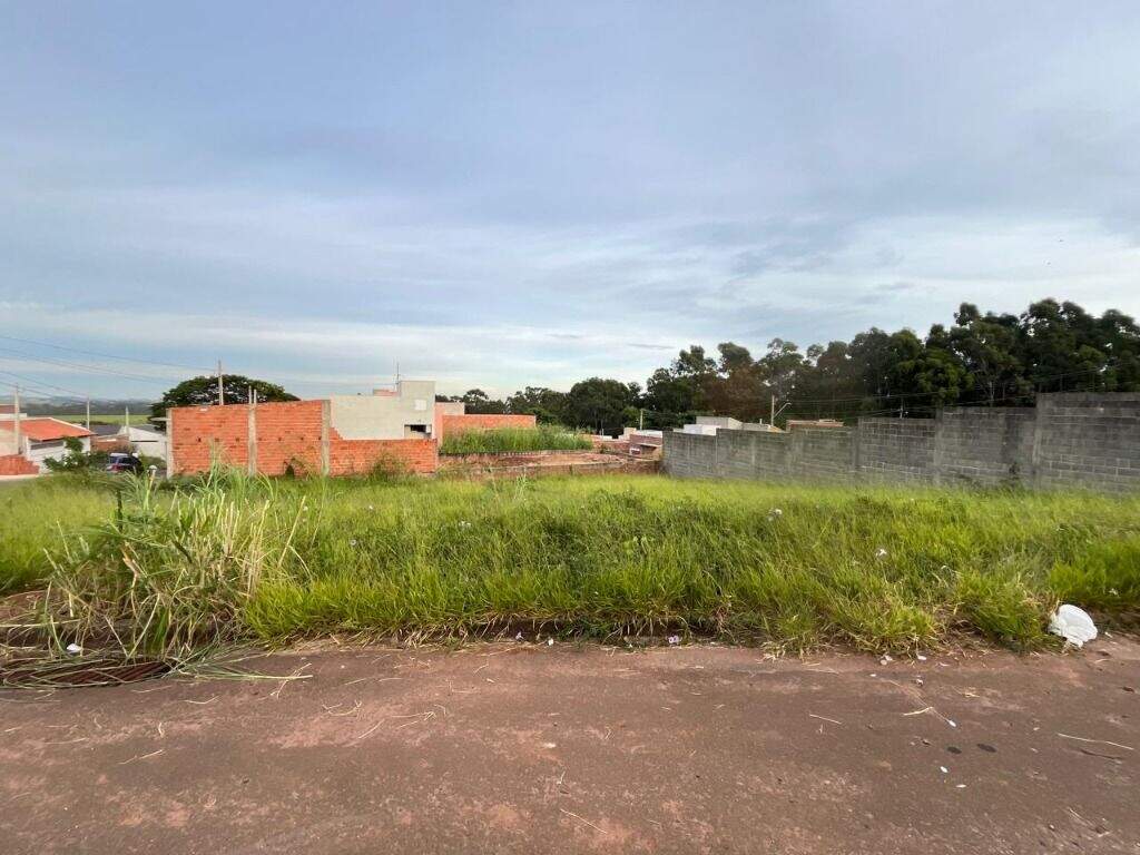 Terreno à venda no Campos Do Conde: 