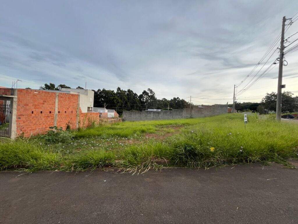 Terreno à venda no Campos Do Conde: 