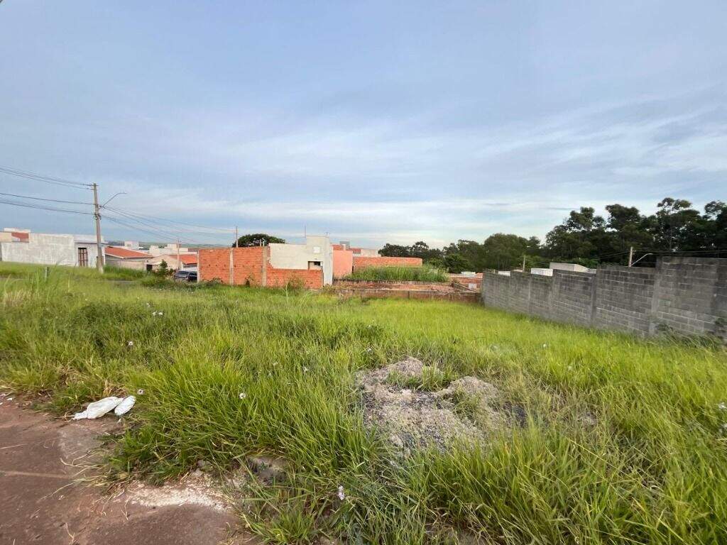 Terreno à venda no Campos Do Conde: 