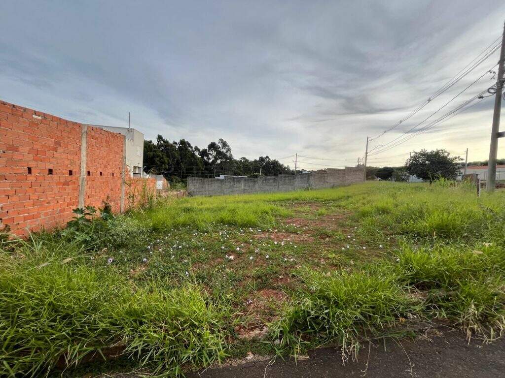 Terreno à venda no Campos Do Conde: 