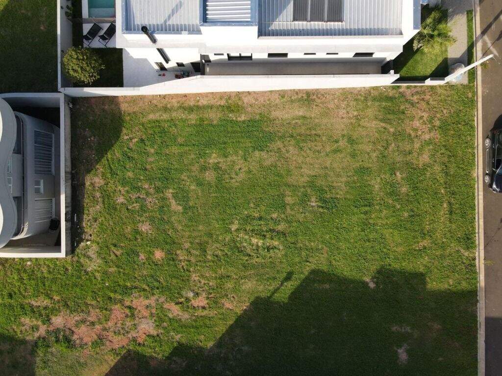 Terreno à venda no Jardim Parque Jupiá: 