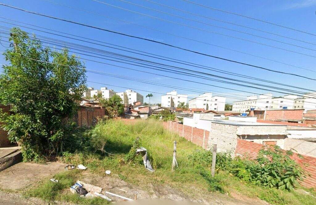 Terreno à venda no Piracicamirim: 