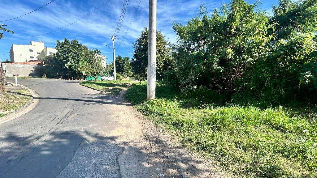 Terreno à venda no Piracicamirim: 