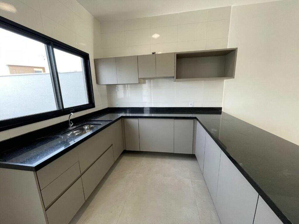 Casa para aluguel no Santa Rosa: 