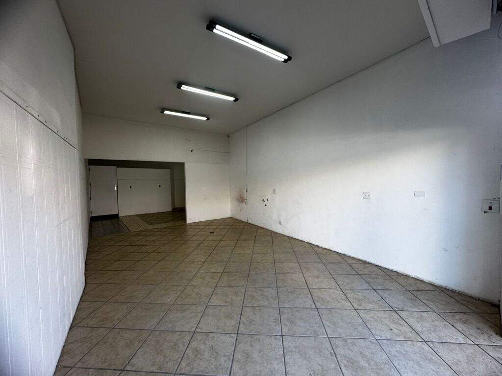 Salão para aluguel no Vila Rezende: 
