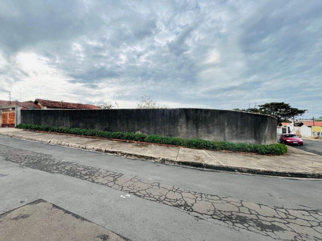 Terreno à venda no Jardim São Luiz: 