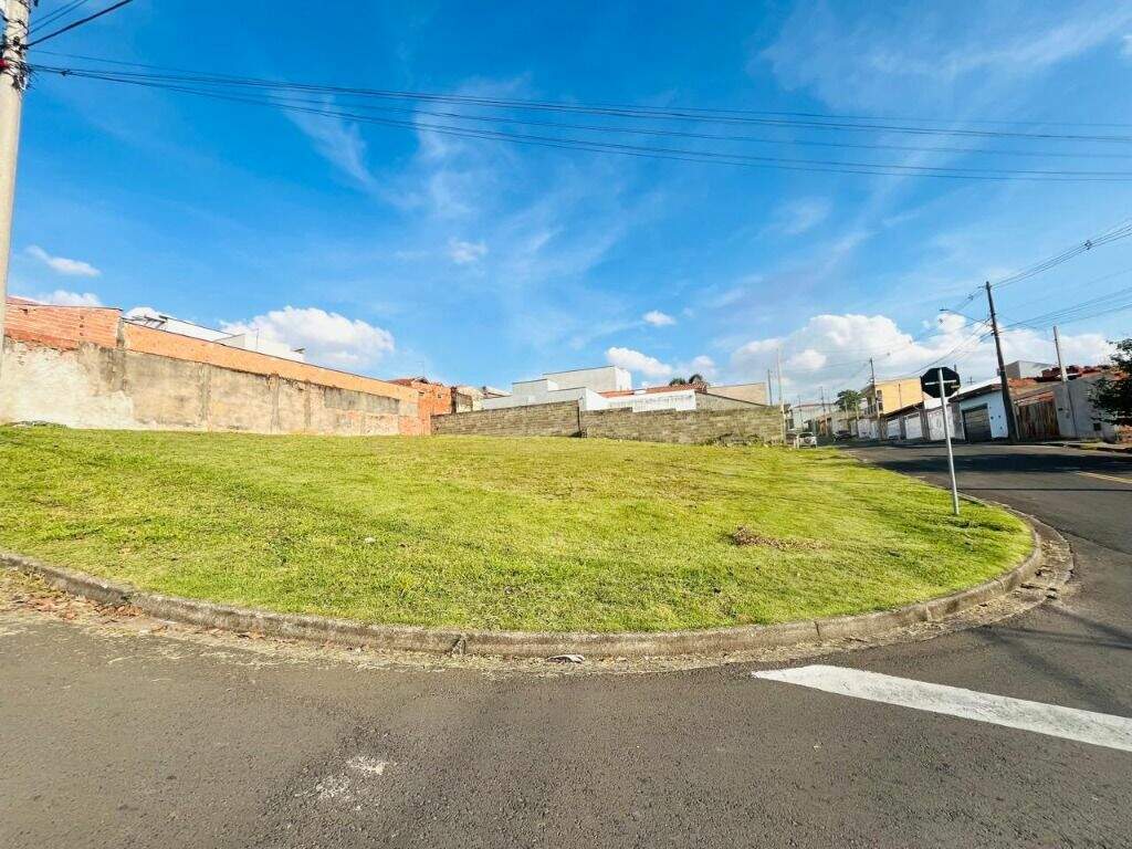 Terreno à venda no Santa Terezinha: 