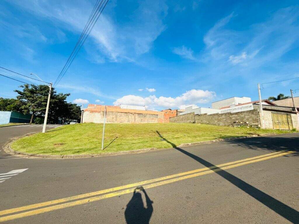 Terreno à venda no Santa Terezinha: 