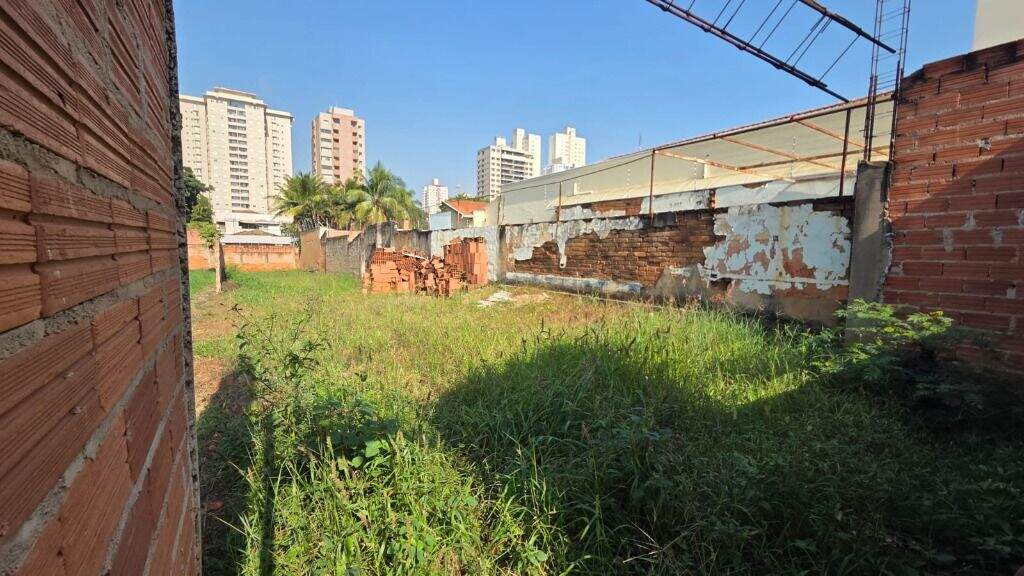 Terreno à venda no Centro: 
