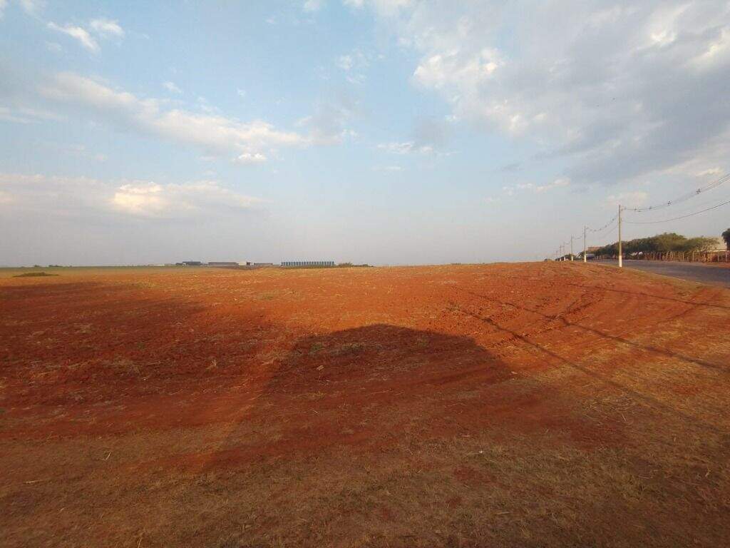 Terreno para aluguel no Comendador Mário Dedini: 