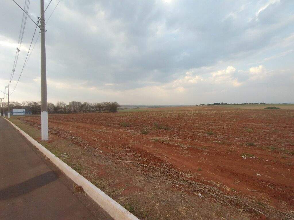 Terreno para aluguel no Comendador Mário Dedini: 