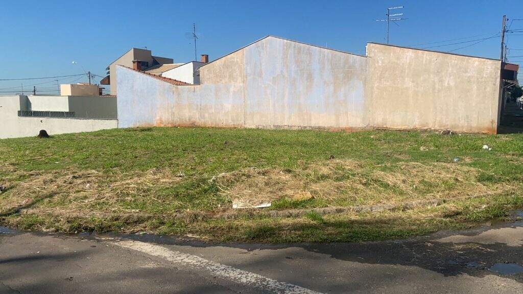 Terreno à venda no Jardim Oriente: 