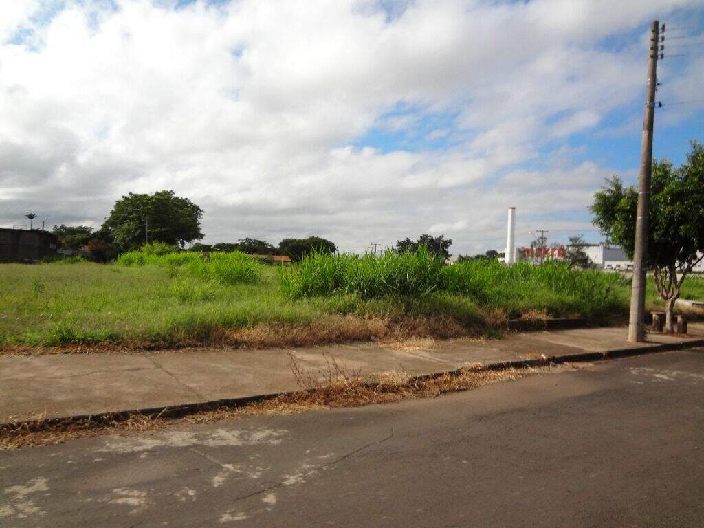Área à venda no Jardim Nova Iguaçu: 