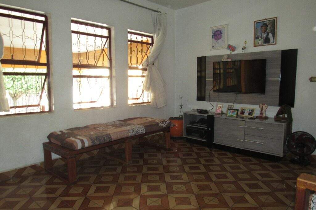 Casa à venda no Jardim Itapuã: 