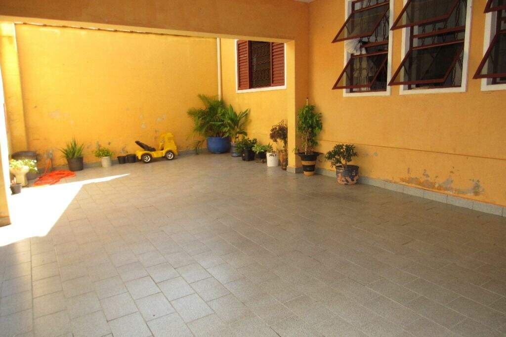 Casa à venda no Jardim Itapuã: 